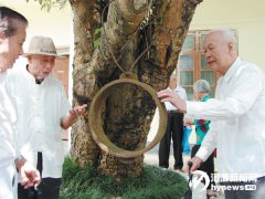 牛牛游戏网址_牛牛游戏网站_牛牛游戏官网_有人会放开嗓子吆喝：上工了